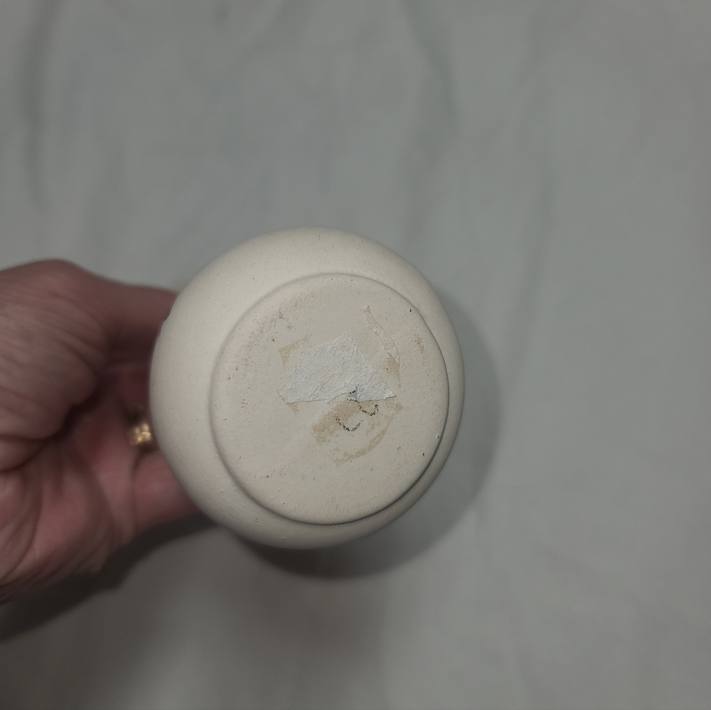 Southwestern Cream Vase with Leaf Design, Navajo Pottery - Picture 4 of 9